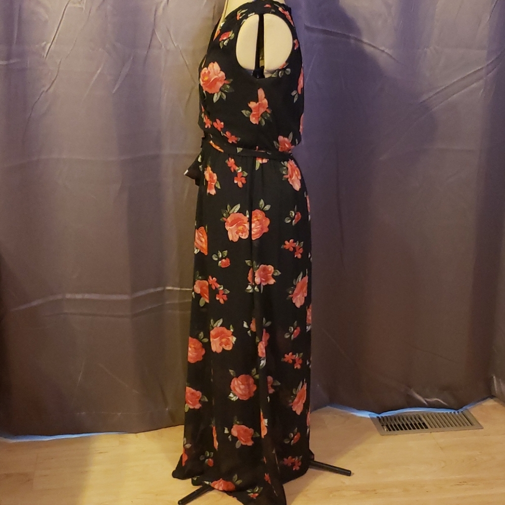 Dress - Picture 8 of 8